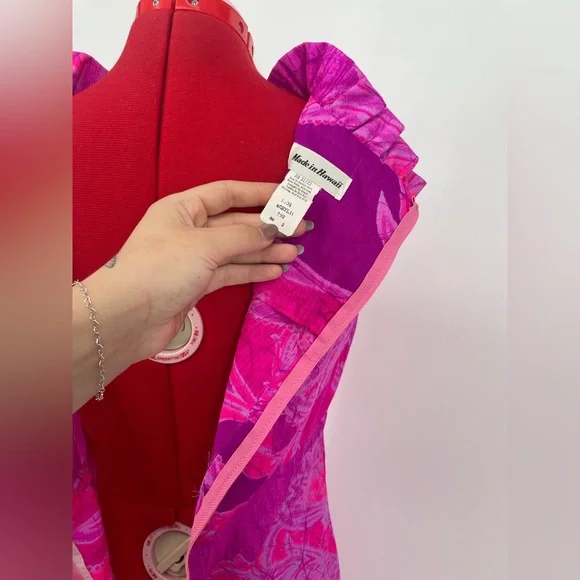 1960s Vibrant Neon Pink Hawaiian Maxi Sundress With Psychedelic Print - Picture 7 of 9